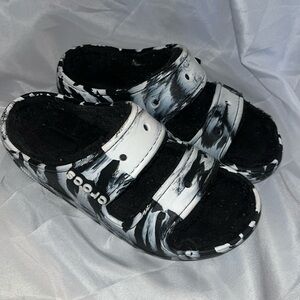 CROCS Marbled Cozy Slide Sandals size 7
